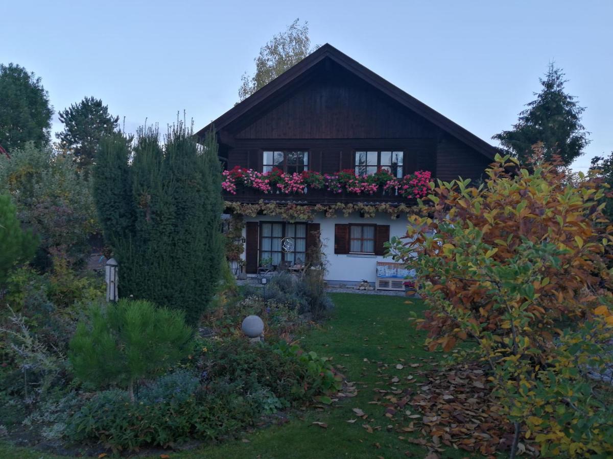 Apartment Haus Merlin Am Boeckelsberg Weimar  Exteriör bild