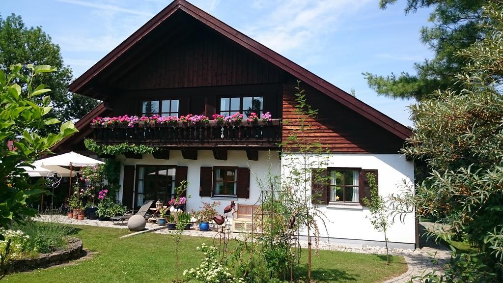 Apartment Haus Merlin Am Boeckelsberg Weimar  Exteriör bild